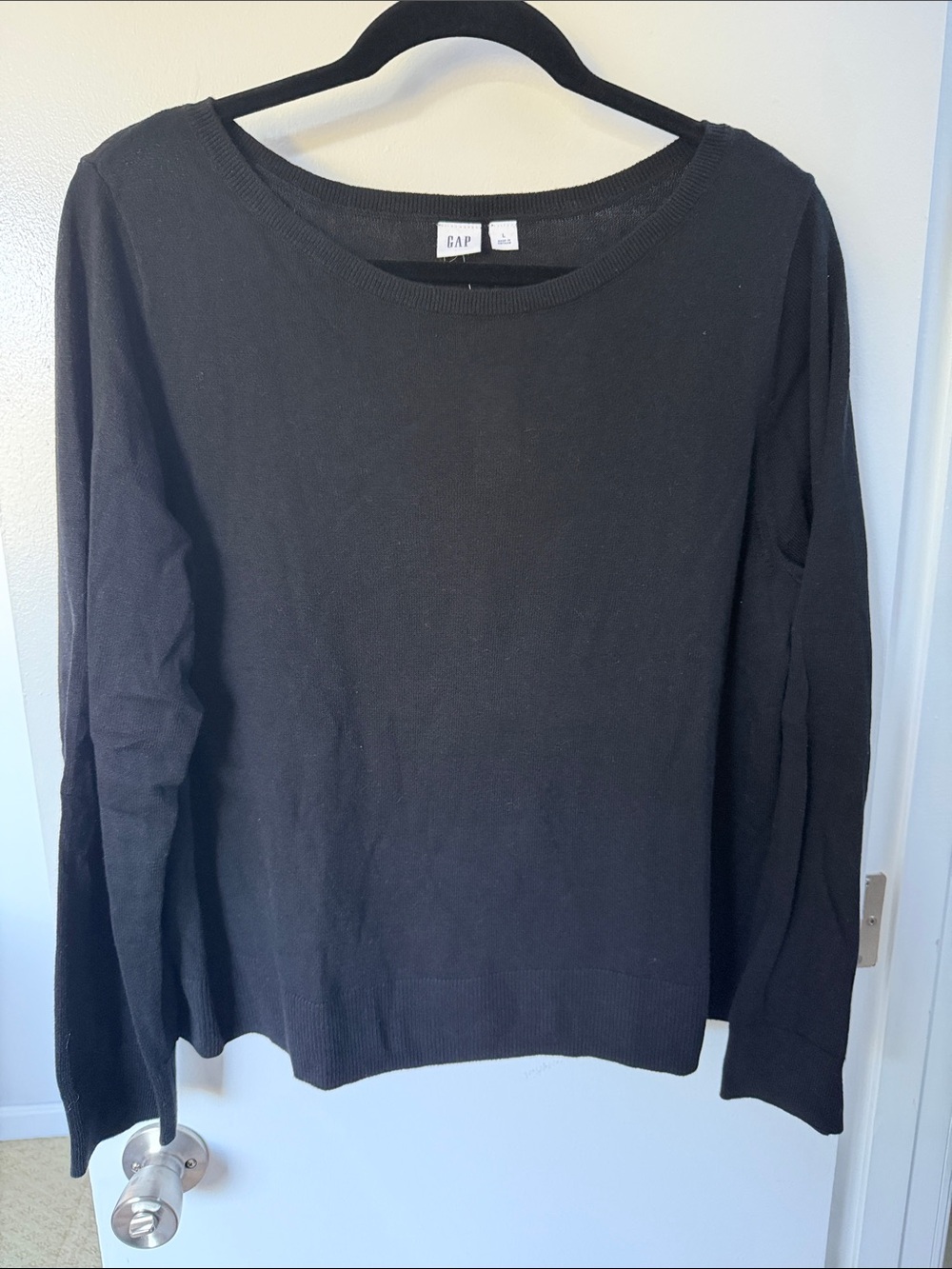 GAP Black Crewneck Lightweight Women's Sweater